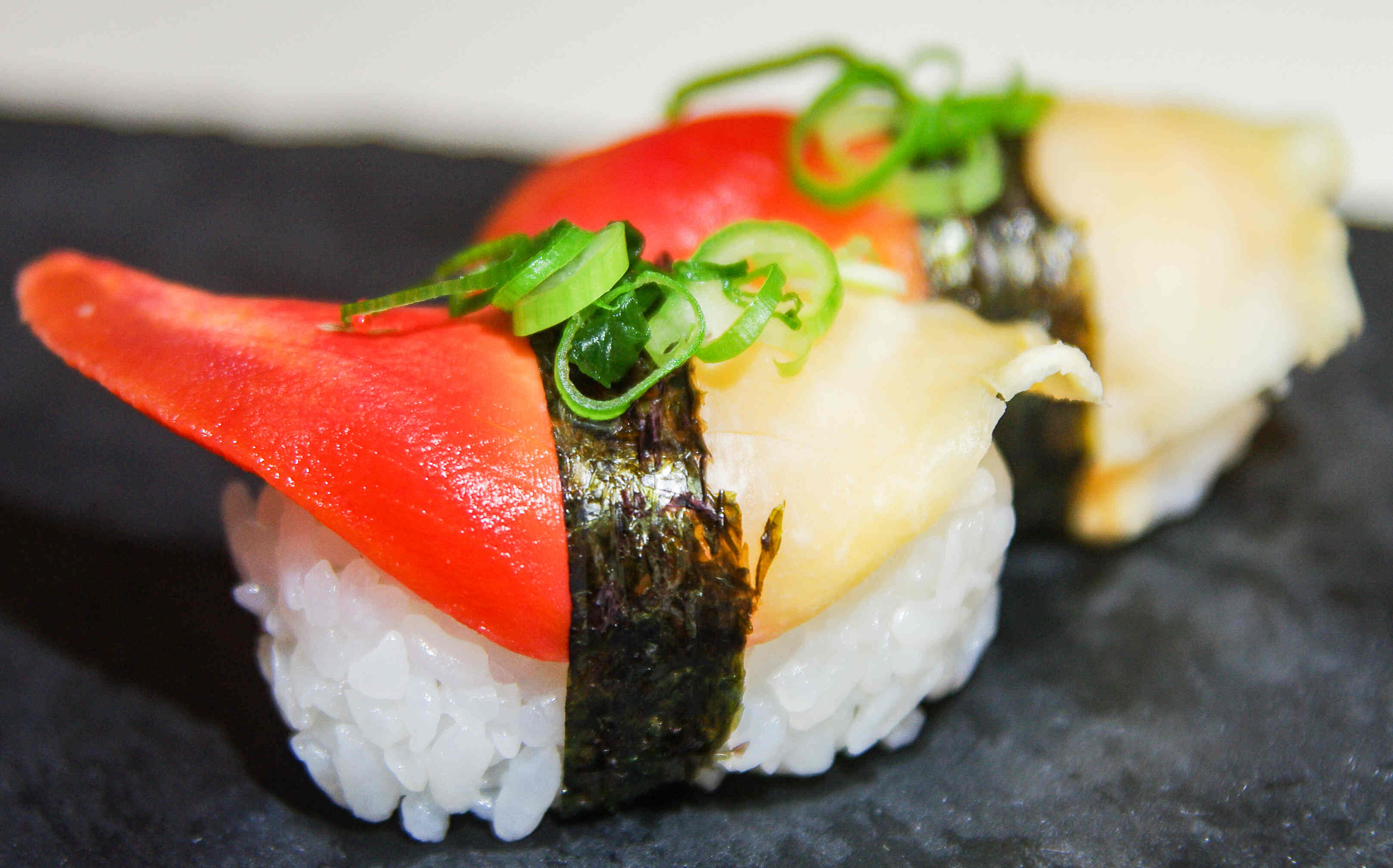 Hokkigai Nigiri